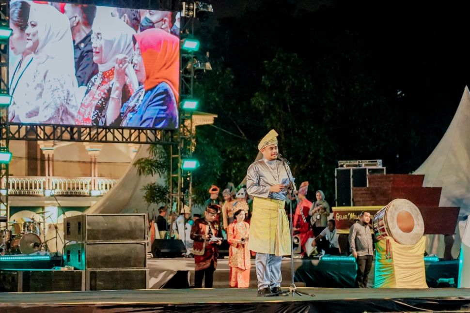 Wali Kota Medan, Bobby Nasution membuka penyelenggaraan Gelar Melayu Serumpun (Gemes) ke 6 Tahun 2023 di Istana Maimun, Jalan Brigjen Katamso Medan, Senin, (16/5/2023). (Dok: Pemkot Medan)