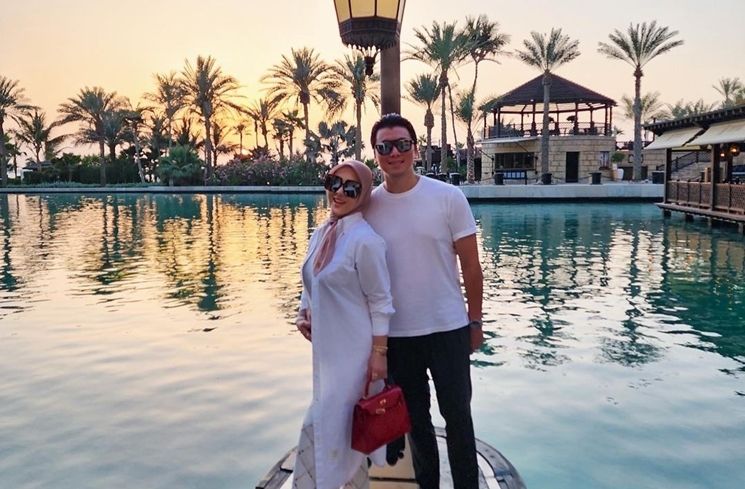 Potret Syahrini liburan di Dubai. (Instagram/@princessyahrini)