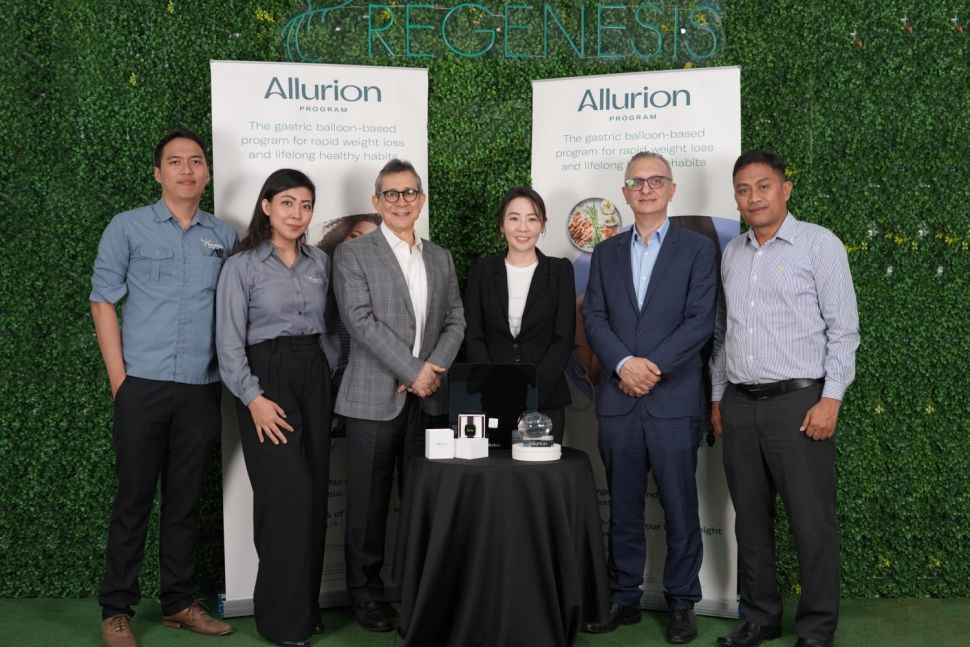 Allurion team in Indonesia (Dominico Digital Marketing Manager Regenesis , Gita Thomdean Corporate Brand Manager PT Regenesis, Ron Pirolo Director PT Regenesis and Anton Sales Manager PT Regenesis )   with Javier Ibanez Javier Ibanez "Allurion Vice President of Internasional Sales didampingi Pearlrie Tay (tengah) "Allurion Director of Sales Asia Pasific" saat berkunjung ke Jakarta pada 29 Mei 2023. (Dok: Istimewa)