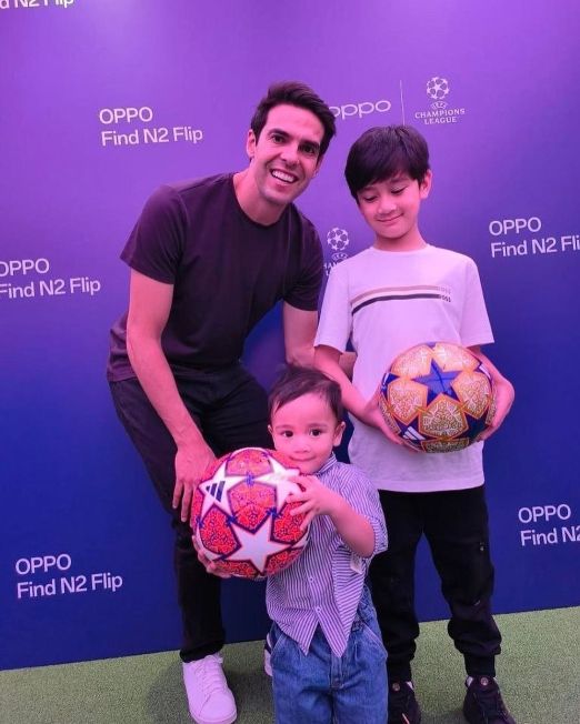 Potret Rafathar Bertemu Ricardo Kaka. (Instagram/raffinagita1717)