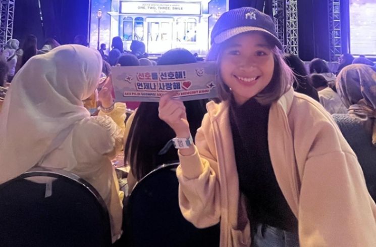 Seleb Nonton Fan Meeting Kim Seon Ho (Instagram/@gritteagathaa)