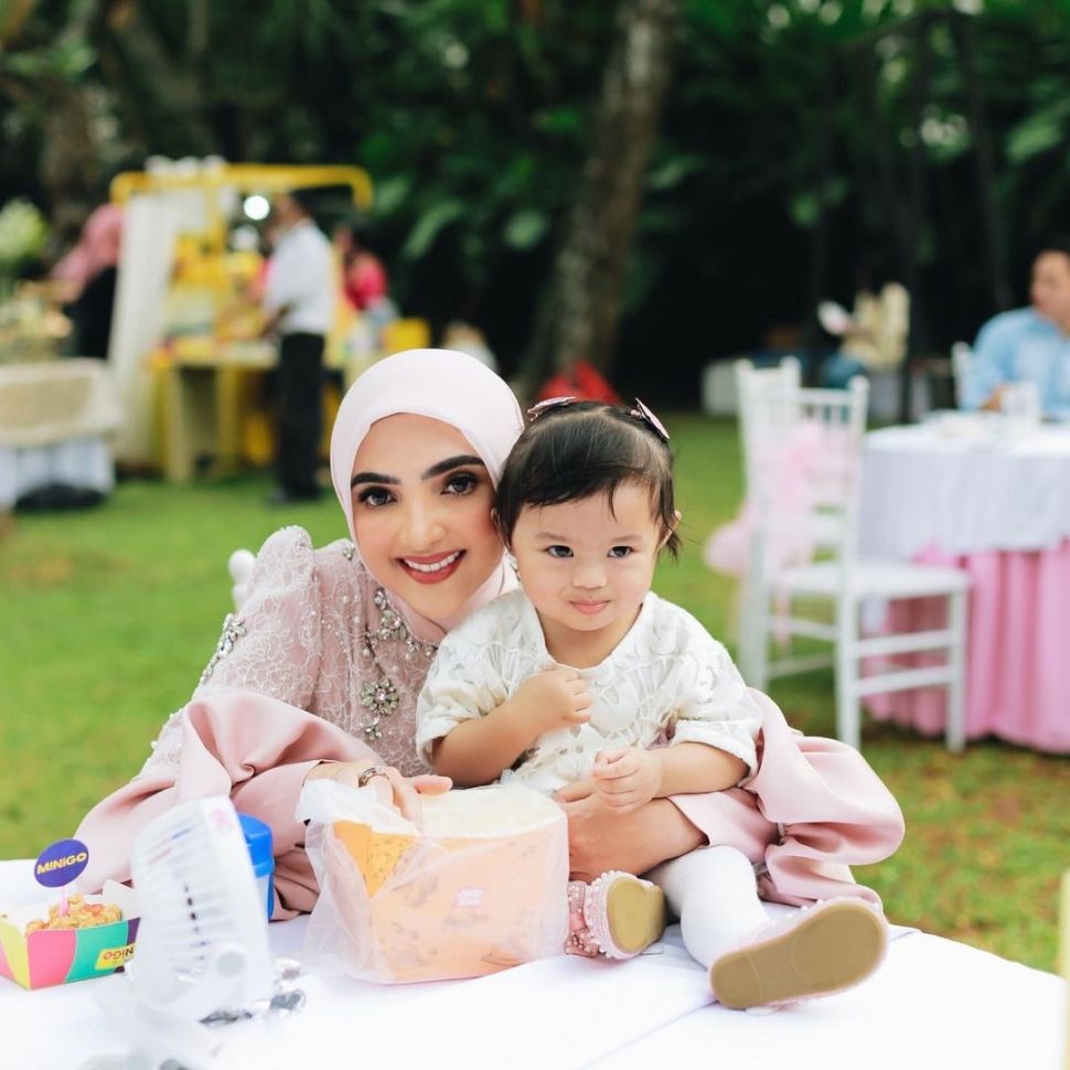 Ashanty bersama Baby Ameena. [Instagram]