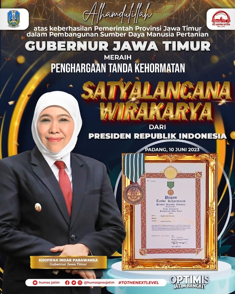 Gubernur Khofifah berhasil meraih penghargaan Tanda Kehormatan Satyalancana Wirakarya.