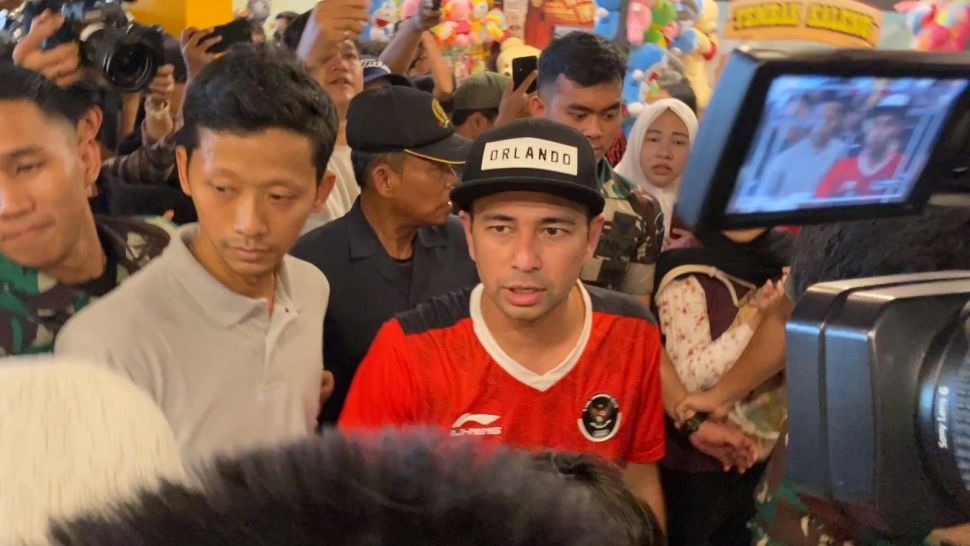 Raffi Ahmad di kawasan Jagakarsa, Jakarta, Minggu (11/6/2023). [Suara.com/Adiyoga Priyambodo]