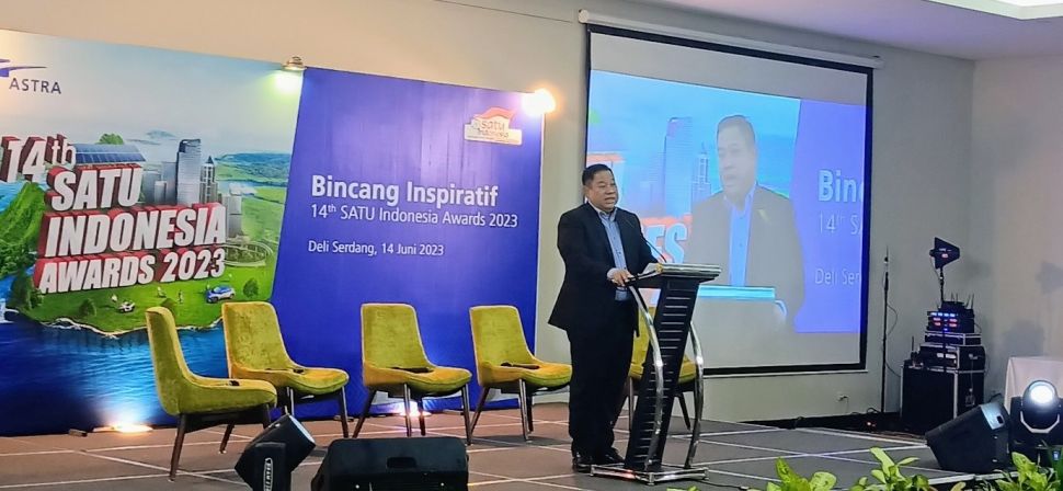 Bupati Dairi Eddy Keleng Ate Berutu memberikan sambutan di acara Roadshow Satu Indonesia Award ke-14 Tahun 2023, Rabu (14/6/2023). [Suara.com/M.Aribowo]