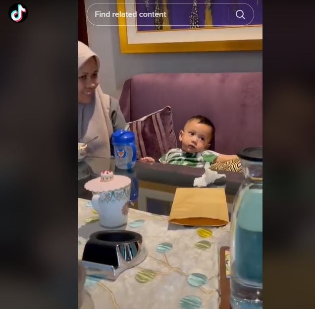 Momen Rayyanza Ngobrol Pakai Bahasa Sunda dengan Nicky Astria. (TikTok/rieta_amilia)