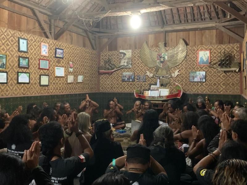 Ngaji Rasa Hingga Kumandang Kidung untuk Alam dari Dayak Indramayu di Tepi Jalur Pantura
