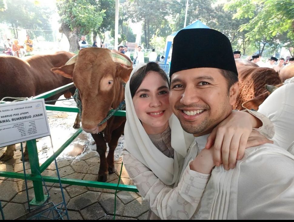 Seleb Menyembelih Sapi di Idul Adha 2023. (Instagram/@arumibachsin_94) 