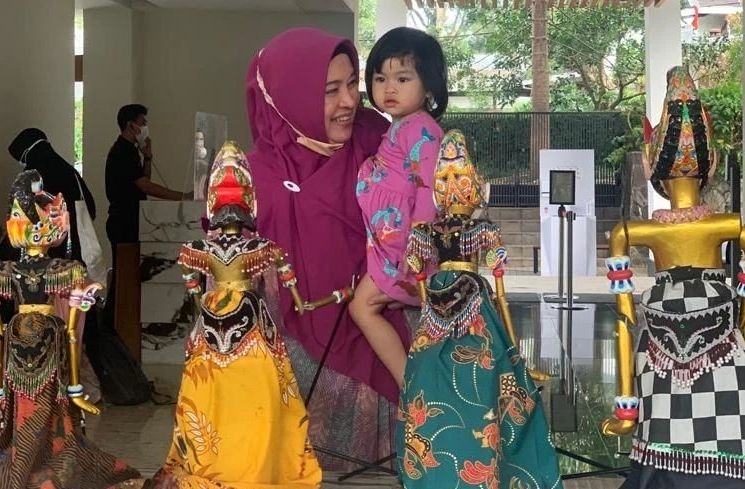 Potret Cantik Ibu Jeje Govinda. (Instagram/@faridabudyarti50)