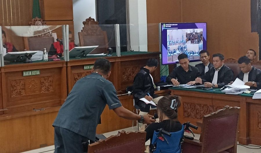 Mantan pacar Mario Dandy, Anastasia Pretya Amanda dalam sidang kasus penganiayaan berat berencana David Ozora di Pengadilan Negeri Jakarta Selatan, Selasa (4/7/2023). [Suara.com/Rakha]