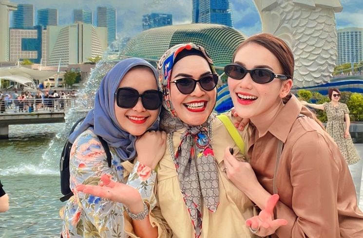 Potret Ayu Ting Ting Ajak Liburan Keluarga ke Singapura.  (Instagram/@ayutingting92)