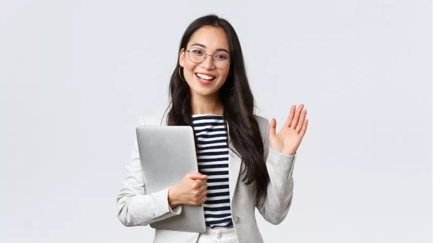 Ilustrasi wanita memperkenalkan diri saat sesi wawancara kerja di kantor HRD