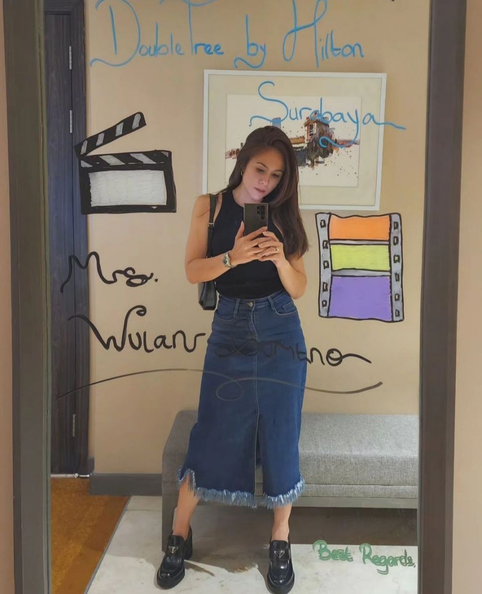 Potret Mirror Selfie Wulan Guritno. (Dok. Instagram)