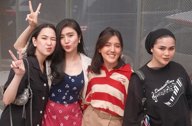 10 Potret Reunian Personel Girlband Blink, Tetap Kompak Dan Seru