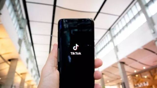 Ilustrasi TikTok (Unsplash.com/Olivier Bergeron)