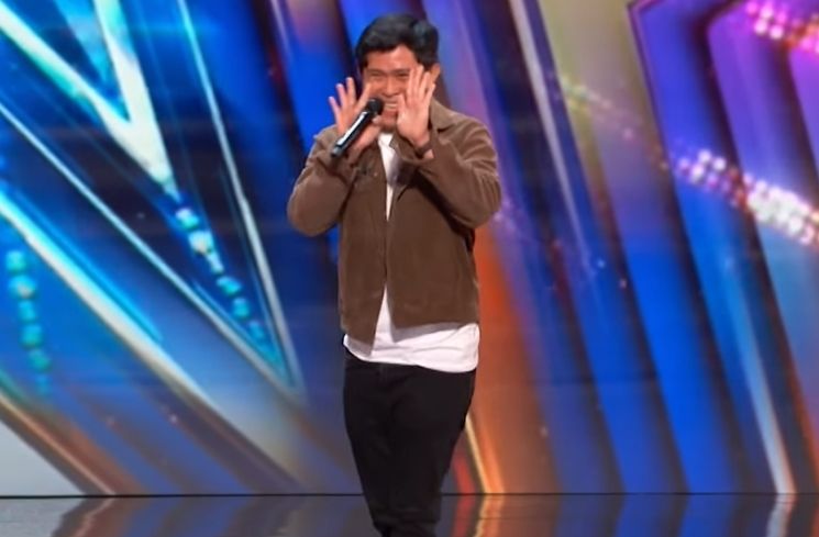 Momen Cakra Khan Mendapat Standing Ovation di America's Got Talent.  (YouTube/America's Got Talent)