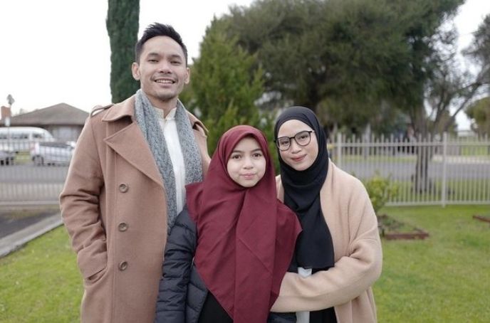 Potret Sienna Anak Marshanda Berhijab. (Instagram/benkasyafani)