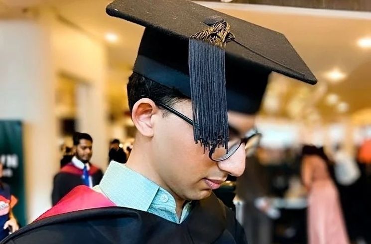 Potret Najwa Shihab hadiri wisuda anak di London. (Instagram/@najwashihab)