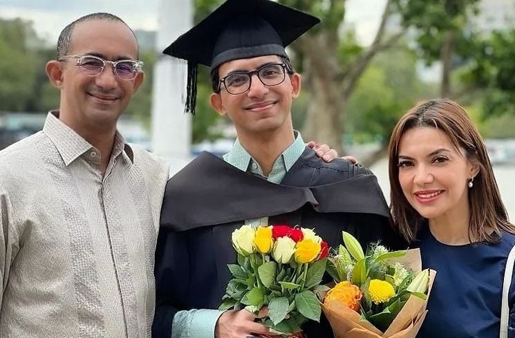 Potret Najwa Shihab hadiri wisuda anak di London. (Instagram/@najwashihab)