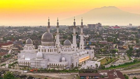 potret Masjid Raya Sheikh Zayed Solo (Instagram/masjidsheikhzayedsolo)