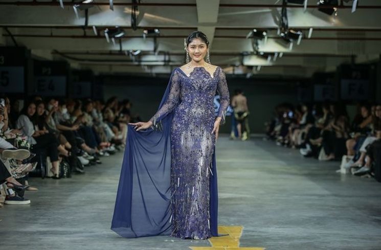 Potret Erina Gudono Tampil di Catwalk JF3 Fashion Festival. (Instagram/@jf3_fashionfest)