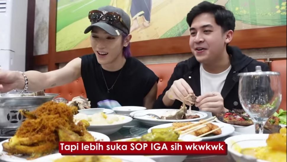 Momen Taeyong NCT Mukbang Nasi Padang. (YouTube/Nihongo Mantappu)