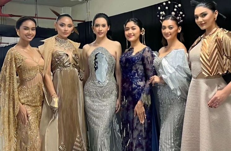 10 Potret Erina Gudono Tampil Anggun Berkebaya Di Catwalk Jf3 Fashion Festival