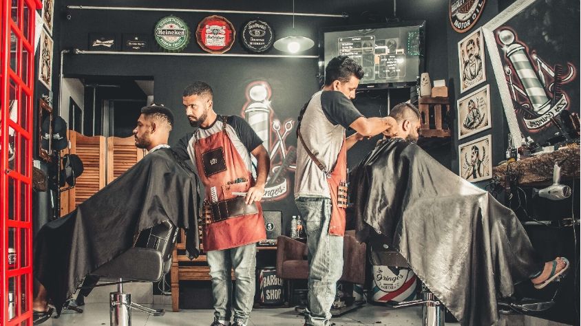 Ilustrasi barbershop (Pexels/Thgusstavo Santana)