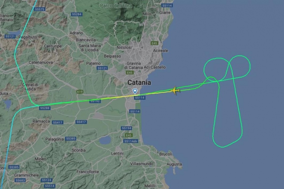 Kesal Penerbangannya Dialihkan, Seorang Pilot Menggambar Bentuk Mr P di Udara (Flight Radar)