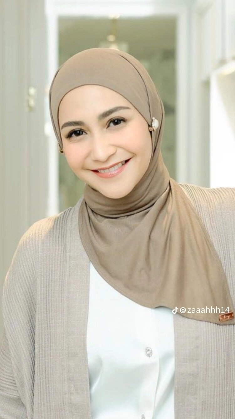 Potret Caca Tengker Berhijab (TikTok/@zaaahhh14)