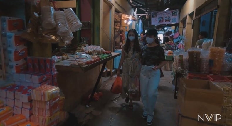 Gaya Artis Belanja ke Pasar Tradisional. (YouTube/Nikita Willy Official)