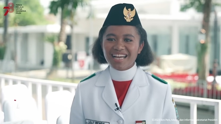 Profil Lilly Indiani Suparman Wenda Pembawa Baki Paskibraka Nasional 2023 (YouTube/Sekretariat Presiden)