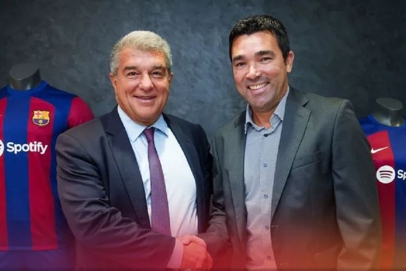 Barcelona tunjuk Deco (kanan) sebagai direktur olahraga baru pada Kamis 17 Agustus 2023. fcbarcelona.com