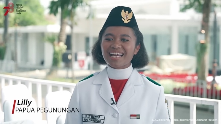 Profil Lilly Indiani Suparman Wenda Pembawa Baki Paskibraka Nasional 2023 (YouTube/Sekretariat Presiden)