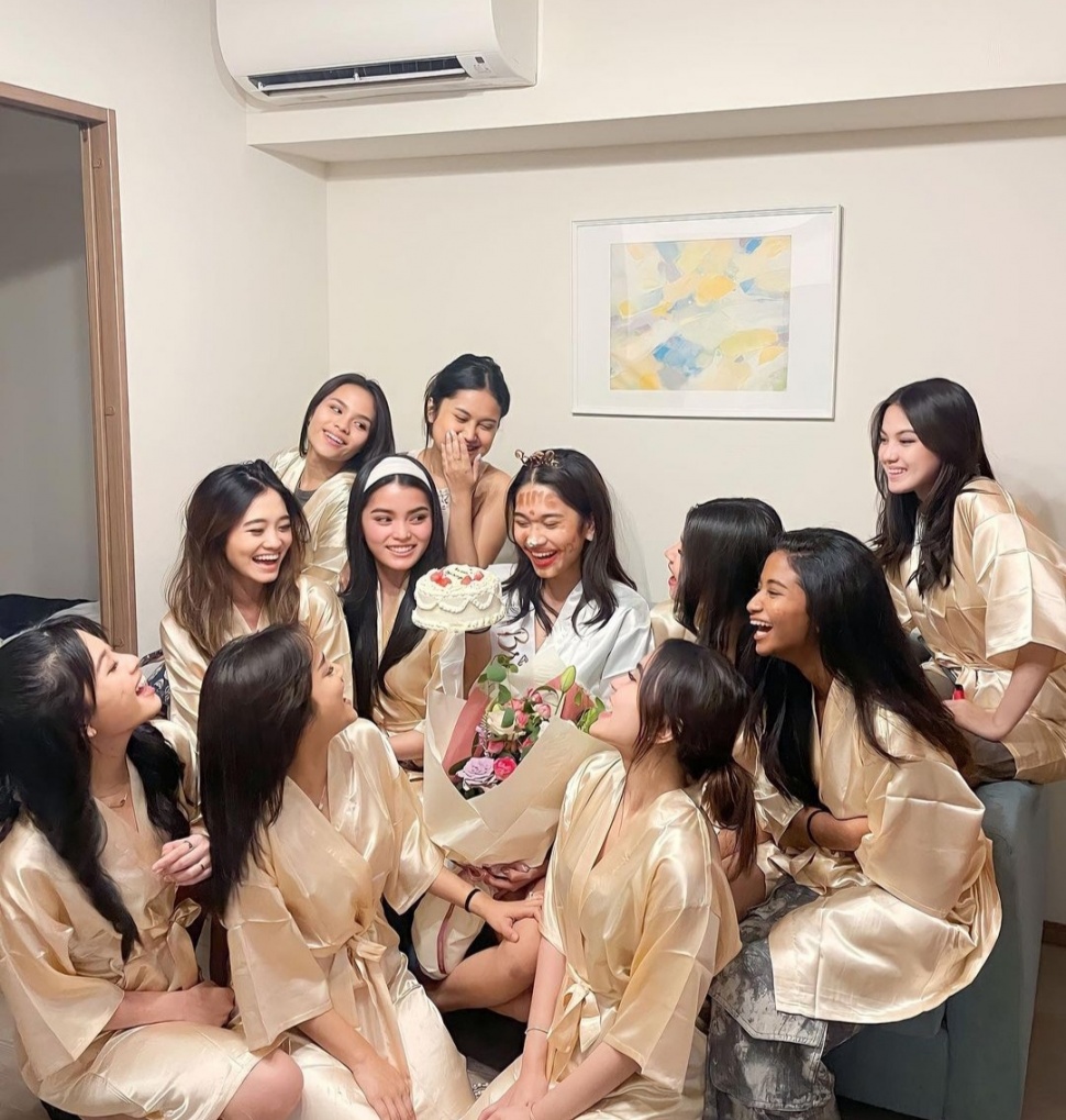 6 Potret Bridal Shower Azizah Salsha. (Dok Instagram/Azizah Salsha