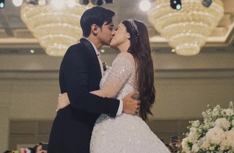 Momen wedding kiss artis Indonesia (Instagram/@felicyangelista_)