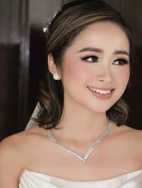 Potret Pernikahan Gritte Agatha dan Arif Hidayat. (Instagram/victoria_makeupatelier)