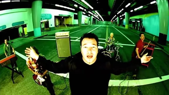 Profil Steve Harwell. (YouTube/ SMASH MOUTH)