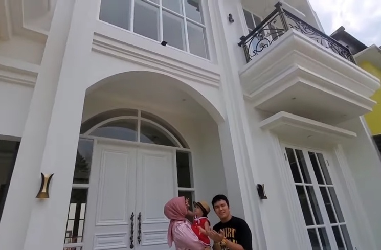 Potret Rumah Baru Aldi Taher, Minta Diendorse Perabotan (YouTube alditaher tv)