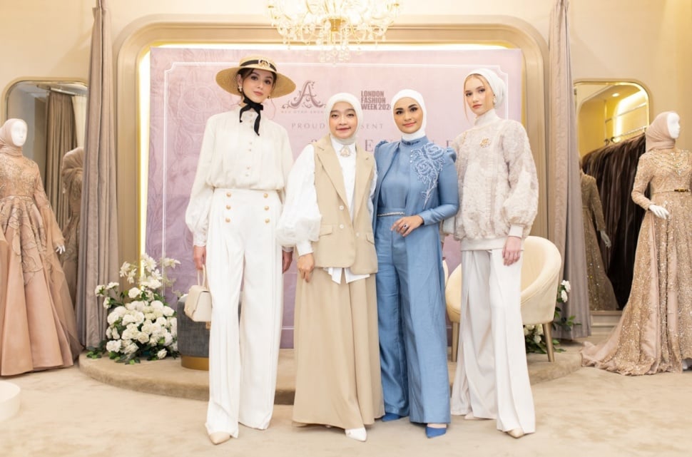 Desainer Ayu Dyah Andiani Gandeng Putri Zulkifli Hasan Kolaborasi di Ajang London Fashion Week 2024. (Dok: Istimewa)