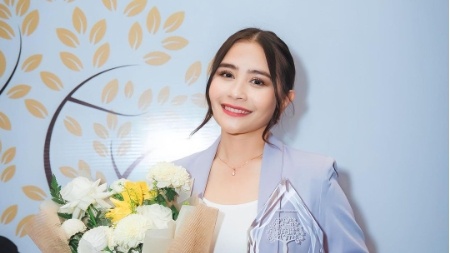 Potret aktris Prilly Latuconsina (Instagram/prillylatuconsina96)