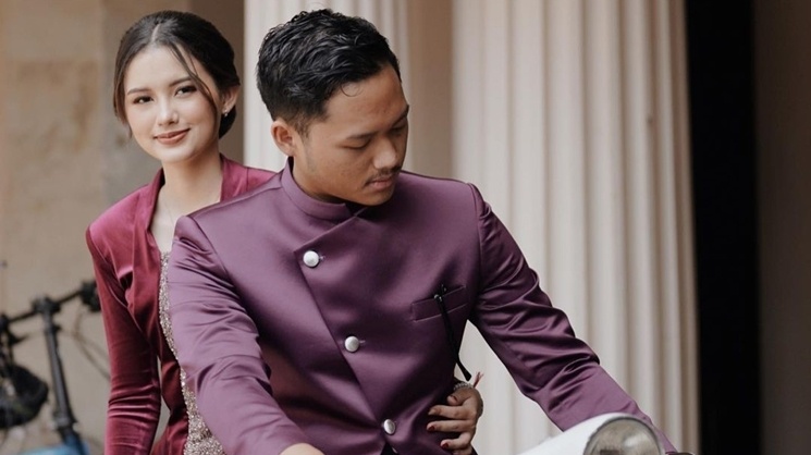 Gaya Pacaran Azriel Hermansyah dan Sarah Menzel. (Instagram/@ssarah_menzel)