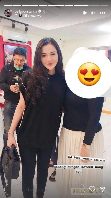 Bella Bonita pakai tas mewah Dior. (Dok. Instagram)