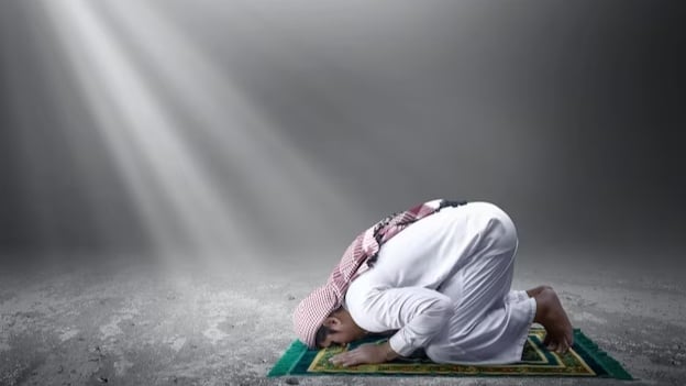 Sholat Malam Apa Saja? (Freepik)