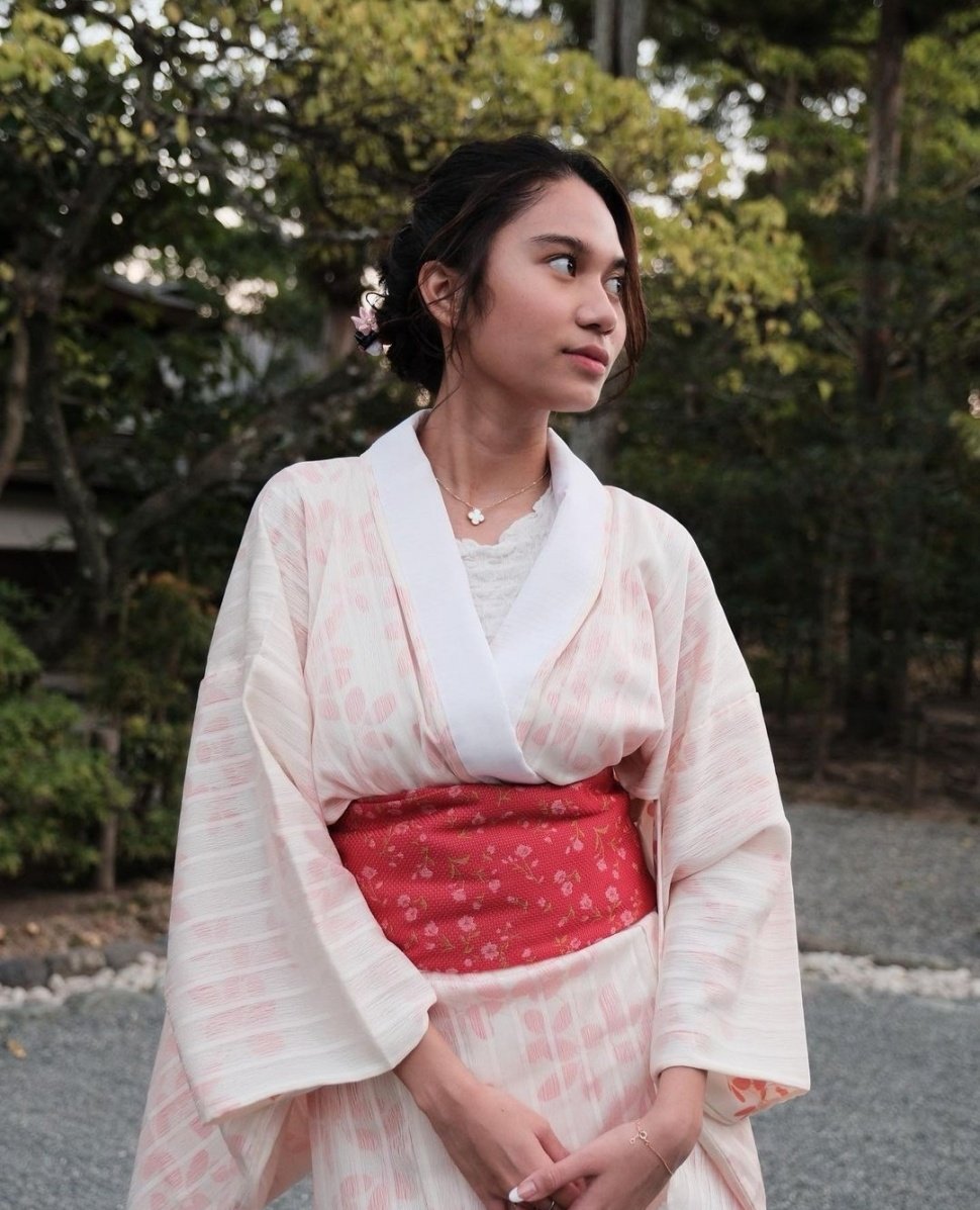 Potret Azizah Salsha Kenakan Kimono di Jepang (Instagram)