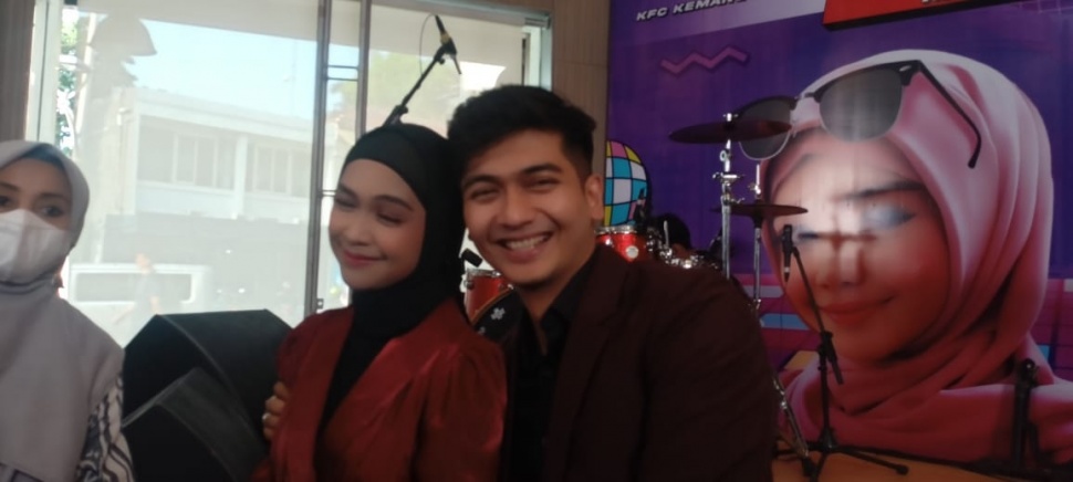 Teuku Ryan dan Ria Ricis saat konferensi pers album Merinding Disko di Kemang, Jakarta Selatan pada Selasa (10/10/2023). [Suara.com/Tiara]