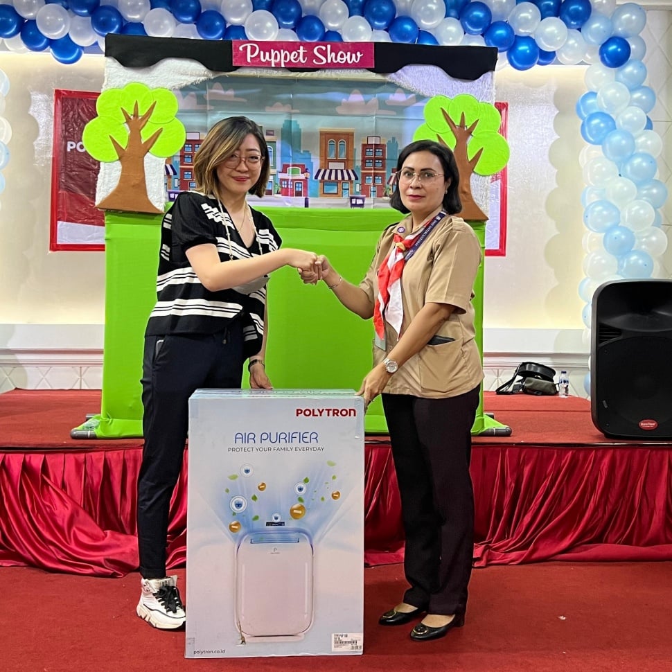 Lindungi Anak dari Polusi, Polytron Bagikan Masker dan Air Purifier ke Sekolah Dasar. (Dok: Restu Fadilah/Suara.com)