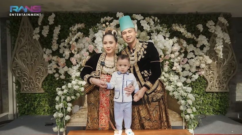 Momen Anniversary ke-9 Raffi Ahmad dan Nagita Slavina. (YouTube/ RANS Entertainment)