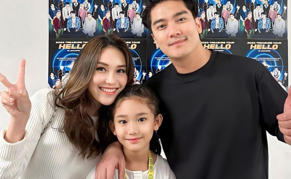 Boy William bersama Ayu Ting Ting dan Bilqis Khumairah Razak. [Instagram]