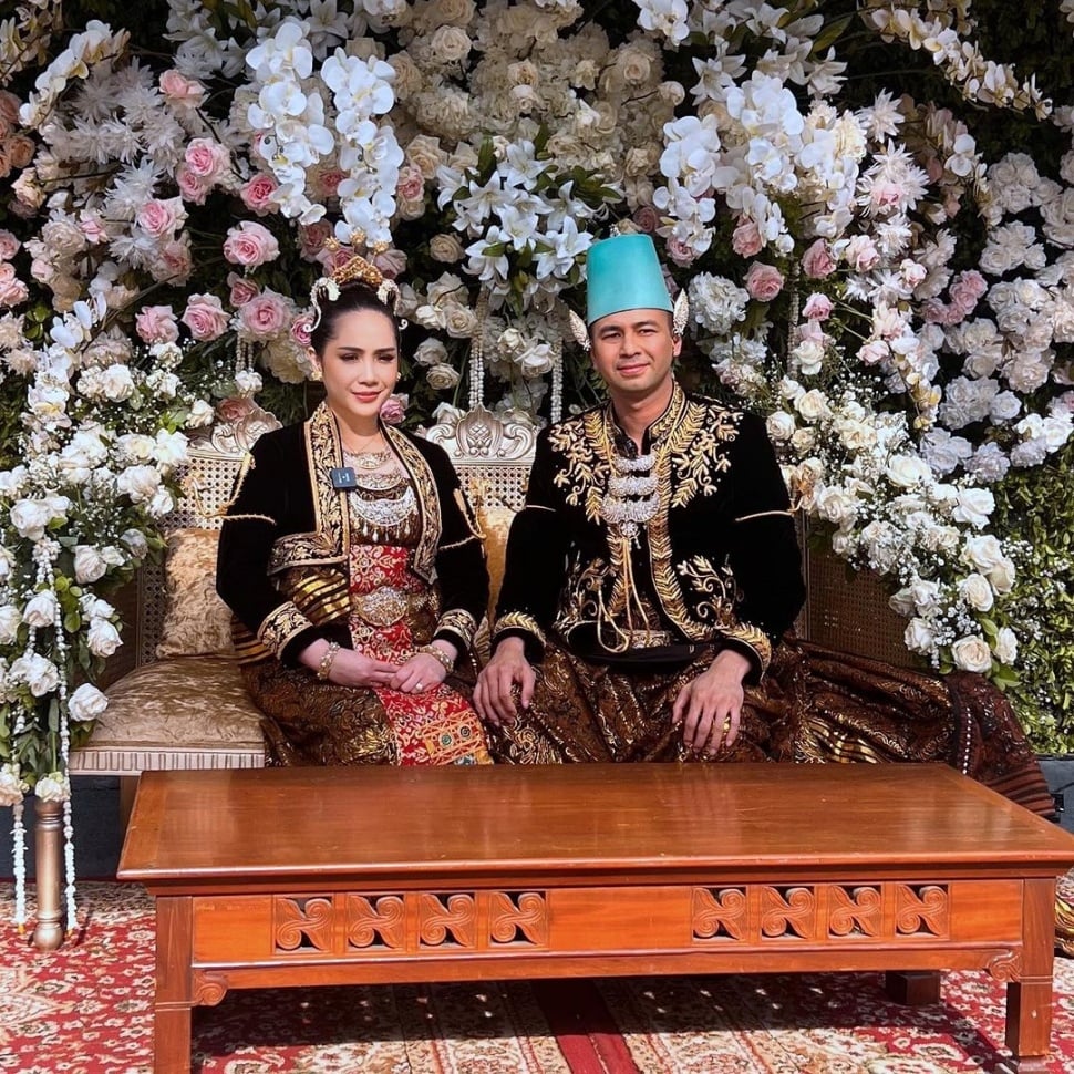 Momen Anniversary ke-9 Raffi Ahmad dan Nagita Slavina. (Instagram/redberrywedding)